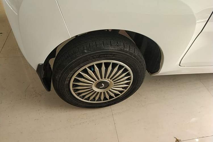 Used Wuling Hongguang MINIEV 2022 Easy Version Lithium Iron Phosphate Right Rear Wheel Hub