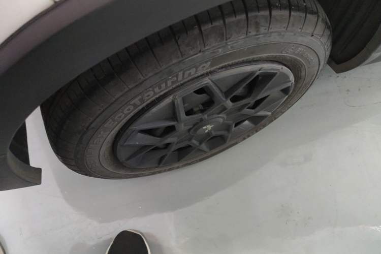 Used Wuling Hongguang MINIEV 2022 GAMEBOY 300km Enthusiast Model with Lithium Iron Phosphate Right Rear Wheel Hub