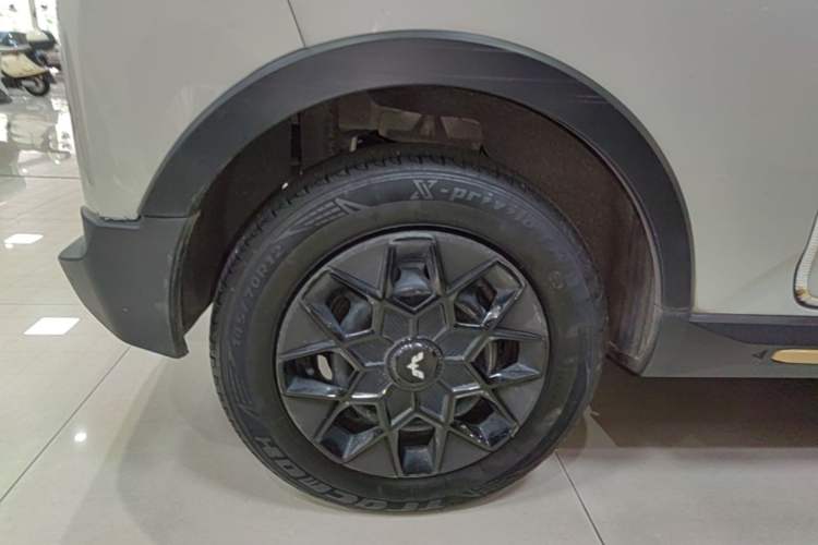 Used Wuling Hongguang MINIEV 2022 GAMEBOY 300km Enthusiast Model with Lithium Iron Phosphate Right Rear Wheel Hub