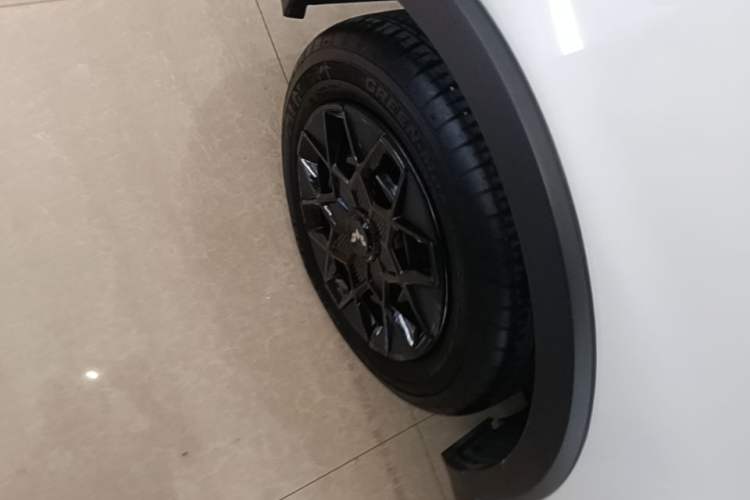 Used Wuling Hongguang MINIEV 2022 GAMEBOY 300km Play Edition Lithium Iron Phosphate Right Rear Wheel Hub