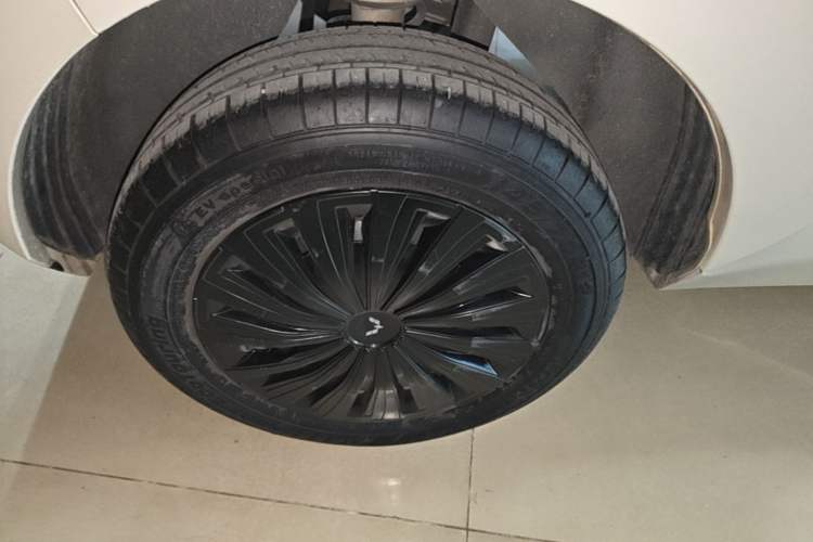 Used Wuling Hongguang MINIEV 2022 Macaron Premium Model – Lithium Iron Phosphate Right Rear Wheel Hub