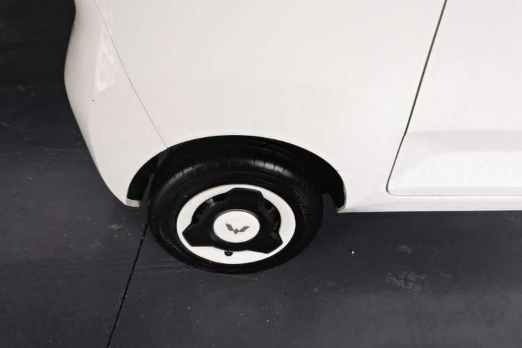 Used Wuling Hongguang MINIEV 2022 Easy Version Lithium Iron Phosphate Right Rear Wheel Hub