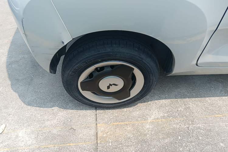 Used Wuling Hongguang MINIEV 2022 Macaron Premium Model – Lithium Iron Phosphate Right Rear Wheel Hub