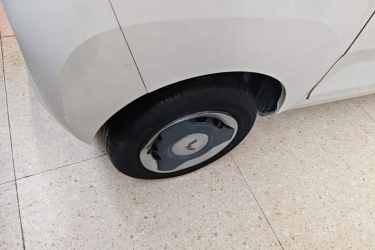 Used Wuling Hongguang MINIEV 2022 Macaron Premium Model – Lithium Iron Phosphate Right Rear Wheel Hub