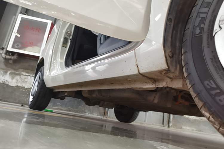 Used Wuling Hongguang MINIEV 2022 Macaron Premium Model – Lithium Iron Phosphate Right Side Sill