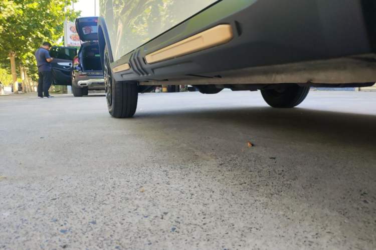 Used Wuling Hongguang MINIEV 2022 GAMEBOY 200km Gaming Edition with Lithium Iron Phosphate Right Side Sill