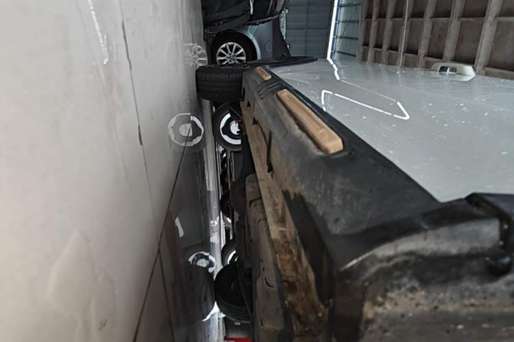 Used Wuling Hongguang MINIEV 2022 GAMEBOY 200km Gaming Edition with Lithium Iron Phosphate Right Side Sill