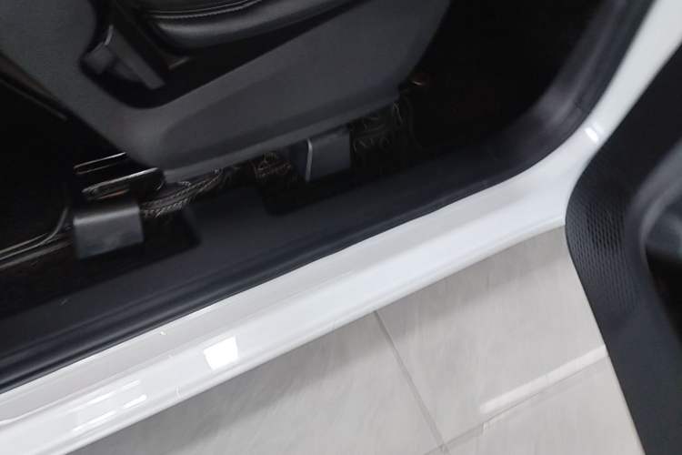 Used Wuling Hongguang MINIEV 2022 Easy Version Lithium Iron Phosphate Right Side Sill