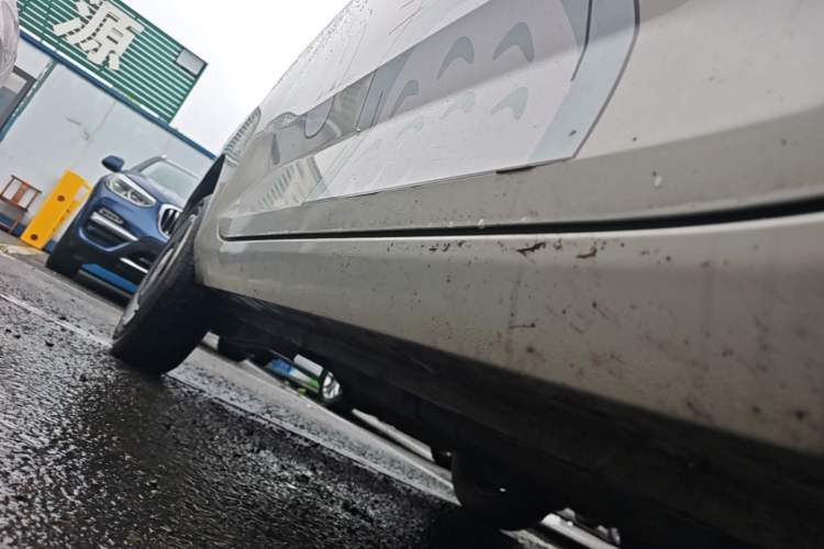 Used Wuling Hongguang MINIEV 2022 Macaron Premium Model – Lithium Iron Phosphate Right Side Sill
