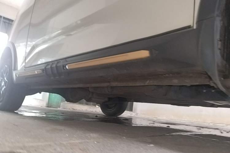Used Wuling Hongguang MINIEV 2022 GAMEBOY 200km Gaming Edition with Lithium Iron Phosphate Right Side Sill