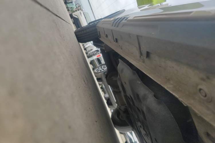 Used Wuling Hongguang MINIEV 2022 GAMEBOY 200km Gaming Edition with Lithium Iron Phosphate Right Side Sill