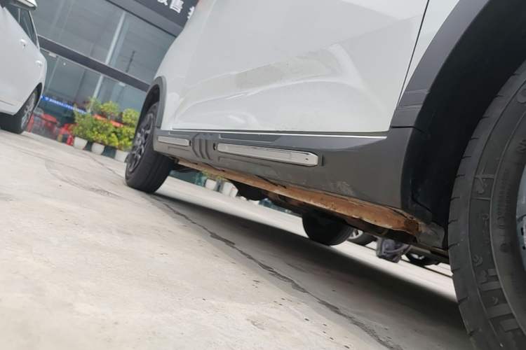 Used Wuling Hongguang MINIEV 2022 GAMEBOY 300km Enthusiast Model with Lithium Iron Phosphate Right Side Sill