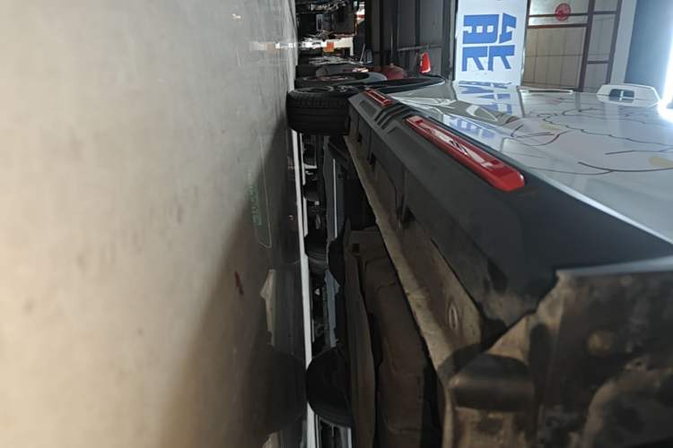Used Wuling Hongguang MINIEV 2022 GAMEBOY 300km Enthusiast Model with Lithium Iron Phosphate Right Side Sill
