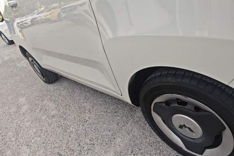 Used Wuling Hongguang MINIEV 2022 Macaron Premium Model – Lithium Iron Phosphate Right Side Sill