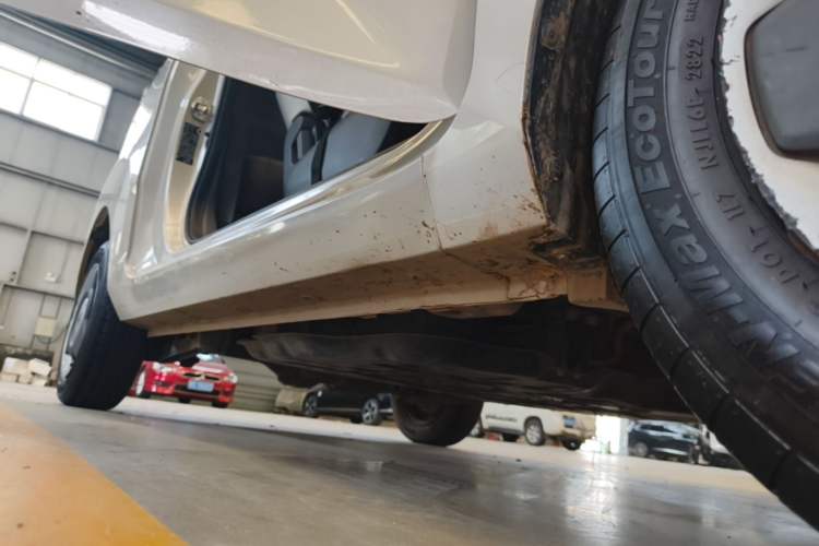 Used Wuling Hongguang MINIEV 2022 Macaron Premium Model – Lithium Iron Phosphate Right Side Sill
