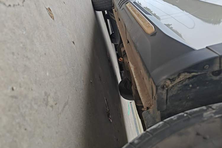 Used Wuling Hongguang MINIEV 2022 GAMEBOY 300km Enthusiast Model with Lithium Iron Phosphate Right Side Sill