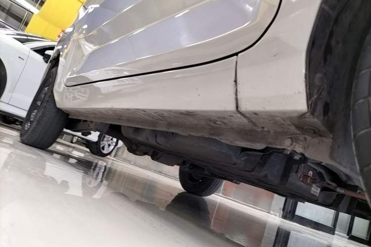 Used Wuling Hongguang MINIEV 2022 Macaron Premium Model – Lithium Iron Phosphate Right Side Sill