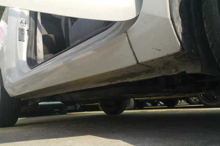 Used Wuling Hongguang MINIEV 2022 Macaron Premium Model – Lithium Iron Phosphate Right Side Sill