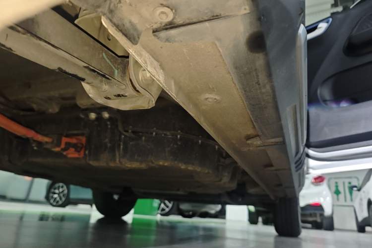 Used Wuling Hongguang MINIEV 2022 GAMEBOY 200km Gaming Edition with Lithium Iron Phosphate Right Side Sill