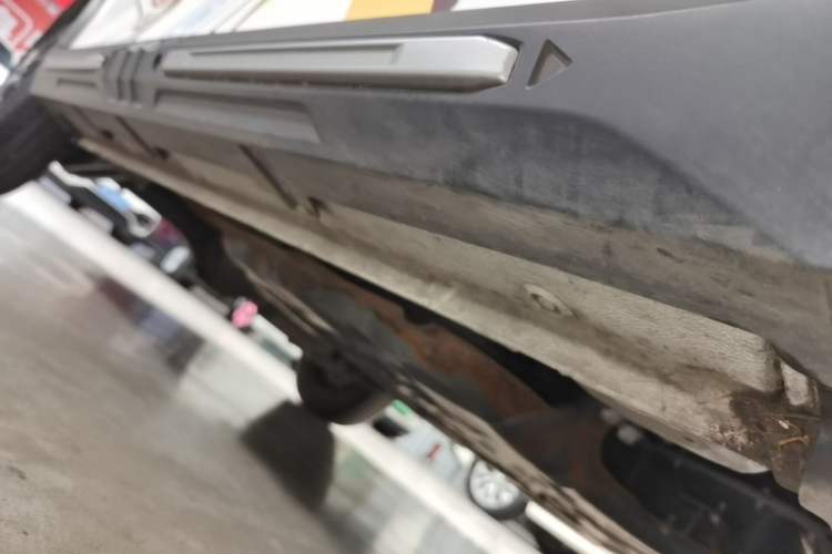 Used Wuling Hongguang MINIEV 2022 GAMEBOY 200km Gaming Edition with Lithium Iron Phosphate Right Side Sill