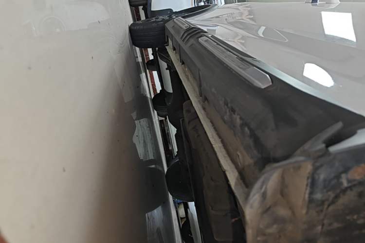 Used Wuling Hongguang MINIEV 2022 GAMEBOY 300km Enthusiast Model with Lithium Iron Phosphate Right Side Sill