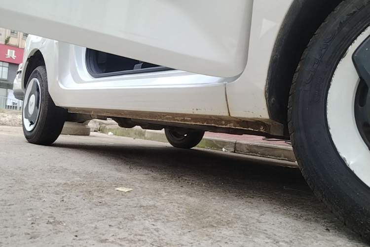 Used Wuling Hongguang MINIEV 2022 Zizai Version Lithium Iron Phosphate Right Side Sill