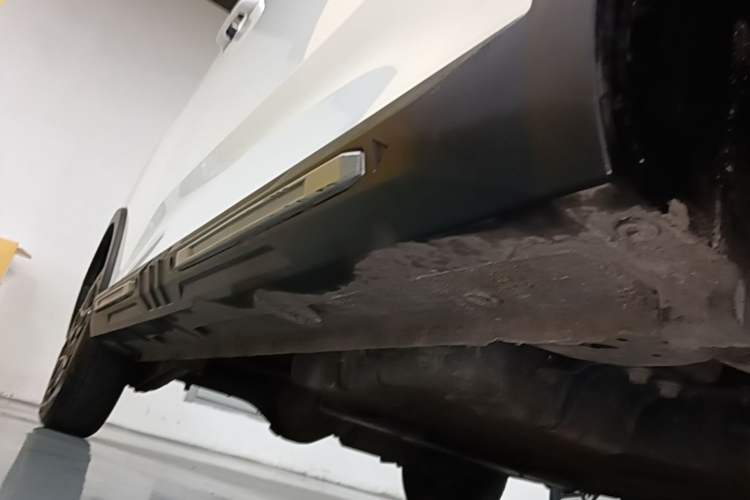 Used Wuling Hongguang MINIEV 2022 GAMEBOY 200km Gaming Edition with Lithium Iron Phosphate Right Side Sill