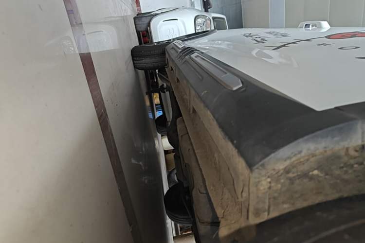 Used Wuling Hongguang MINIEV 2022 GAMEBOY 200km Gaming Edition with Lithium Iron Phosphate Right Side Sill