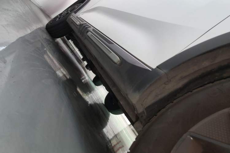 Used Wuling Hongguang MINIEV 2022 GAMEBOY 300km Enthusiast Model with Lithium Iron Phosphate Right Side Sill