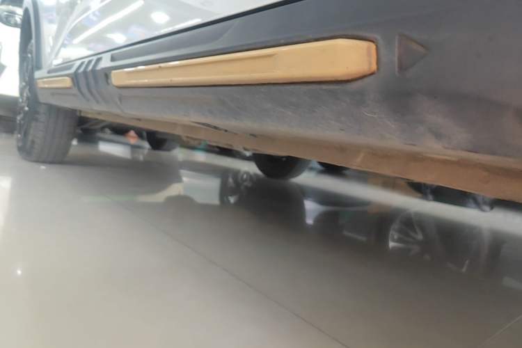 Used Wuling Hongguang MINIEV 2022 GAMEBOY 200km Gaming Edition with Lithium Iron Phosphate Right Side Sill