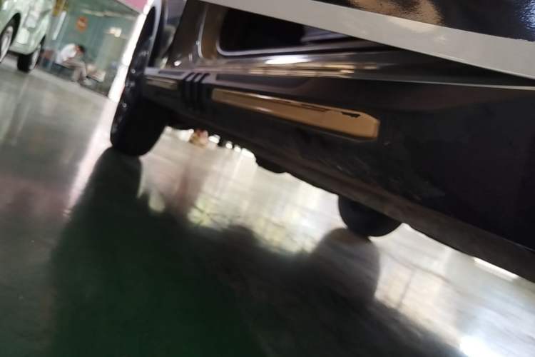 Used Wuling Hongguang MINIEV 2022 GAMEBOY 200km Gaming Edition with Lithium Iron Phosphate Right Side Sill