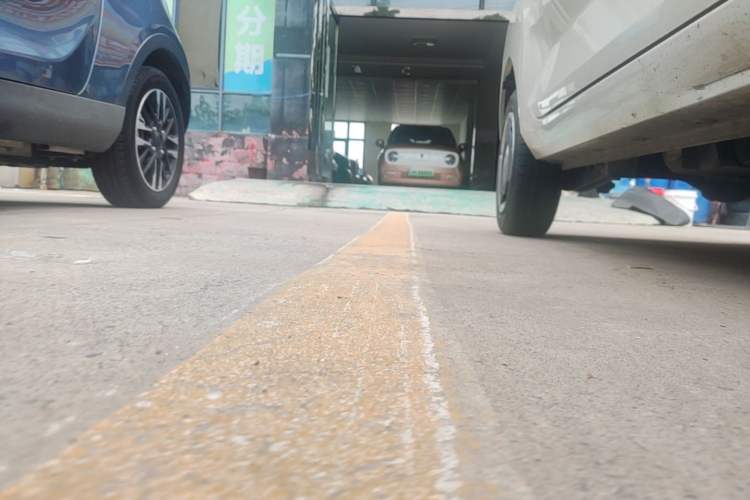 Used Wuling Hongguang MINIEV 2022 Macaron Premium Model – Lithium Iron Phosphate Right Side Sill