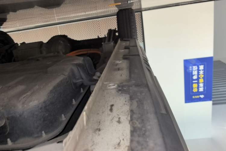 Used Wuling Hongguang MINIEV 2022 GAMEBOY 200km Gaming Edition with Lithium Iron Phosphate Right Side Sill