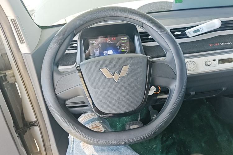 Used Wuling Hongguang MINIEV 2022 Macaron Fashion Edition Lithium-Nickel-Cobalt-Alpha-oxide Steering Wheel