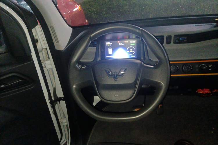 Used Wuling Hongguang MINIEV 2022 Zizai Version Lithium Iron Phosphate Steering Wheel