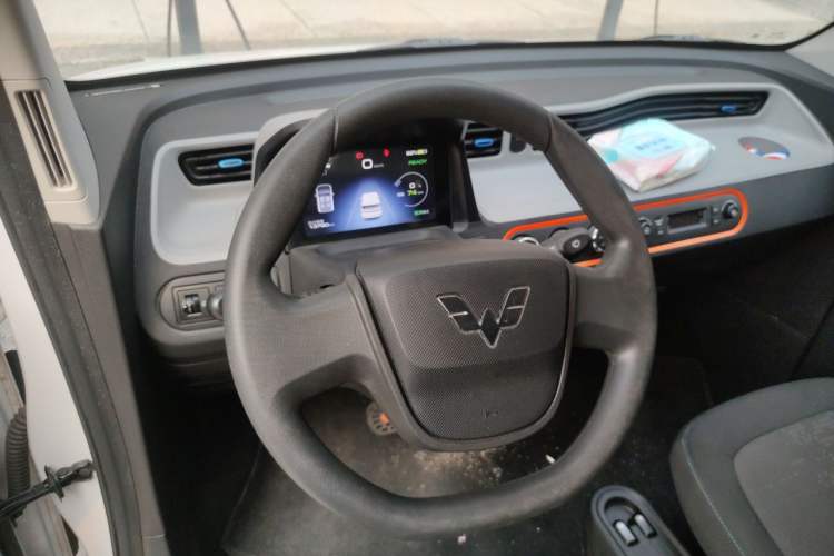Used Wuling Hongguang MINIEV 2022 Zizai Version Lithium Iron Phosphate Steering Wheel