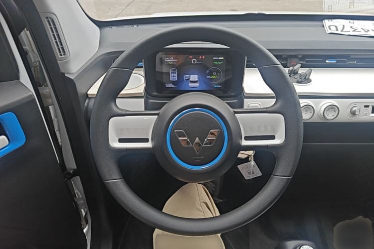 Used Wuling Hongguang MINIEV 2022 GAMEBOY 300km Enthusiast Model with Lithium Iron Phosphate Steering Wheel