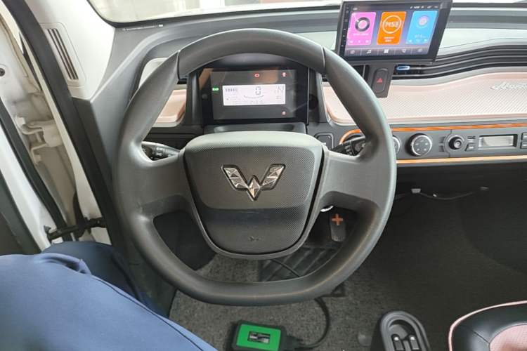 Used Wuling Hongguang MINIEV 2022 Easy Version Lithium Iron Phosphate Steering Wheel