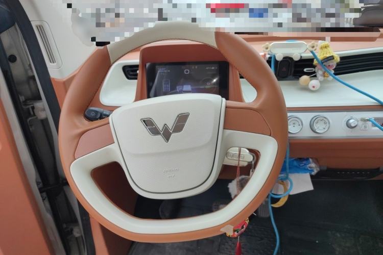 Used Wuling Hongguang MINIEV 2022 Macaron Premium Model – Lithium Iron Phosphate Steering Wheel