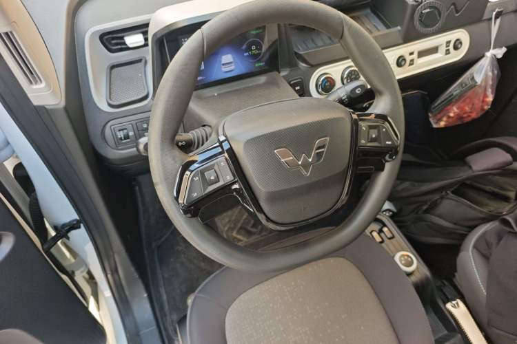 Used Wuling Hongguang MINIEV 2022 Enjoy Edition Lithium Iron Phosphate Steering Wheel