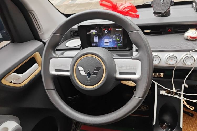 Used Wuling Hongguang MINIEV 2022 GAMEBOY 200km Gaming Edition with Lithium Iron Phosphate Steering Wheel