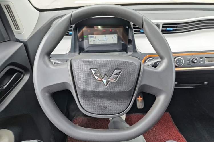 Used Wuling Hongguang MINIEV 2022 Easy Version Lithium Iron Phosphate Steering Wheel