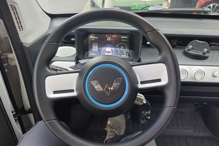 Used Wuling Hongguang MINIEV 2022 GAMEBOY 300km Enthusiast Model with Lithium Iron Phosphate Steering Wheel