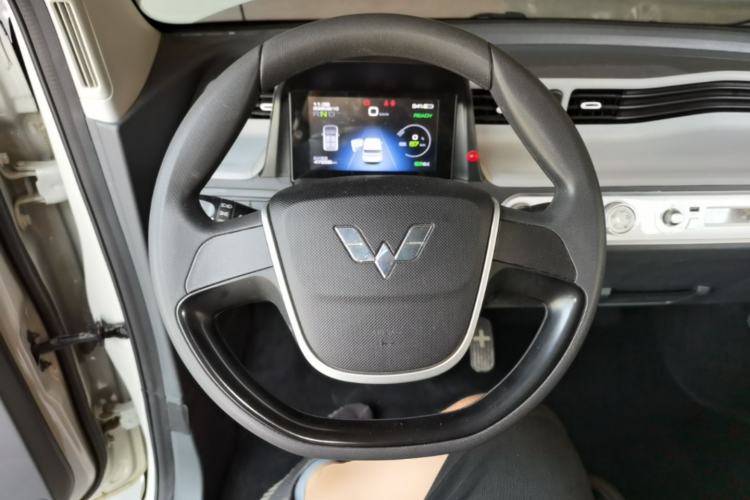 Used Wuling Hongguang MINIEV 2022 Macaron Premium Model – Lithium Iron Phosphate Steering Wheel