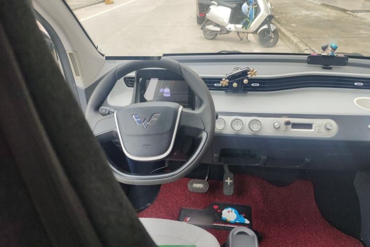 Used Wuling Hongguang MINIEV 2022 Macaron Premium Model – Lithium Iron Phosphate Steering Wheel