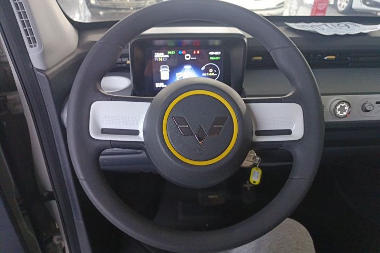 Used Wuling Hongguang MINIEV 2022 GAMEBOY 300km Enthusiast Model with Lithium Iron Phosphate Steering Wheel