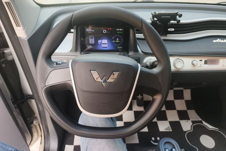 Used Wuling Hongguang MINIEV 2022 Macaron Premium Model – Lithium Iron Phosphate Steering Wheel