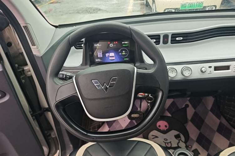 Used Wuling Hongguang MINIEV 2022 Macaron Premium Model – Lithium Iron Phosphate Steering Wheel