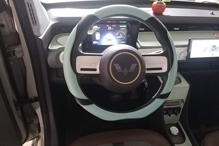Used Wuling Hongguang MINIEV 2022 GAMEBOY 200km Gaming Edition with Lithium Iron Phosphate Steering Wheel