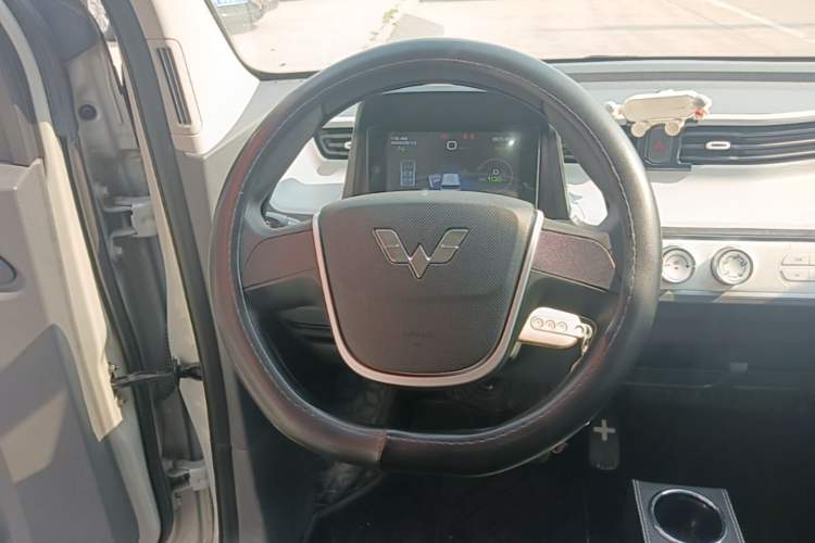 Used Wuling Hongguang MINIEV 2022 Macaron Premium Model – Lithium Iron Phosphate Steering Wheel